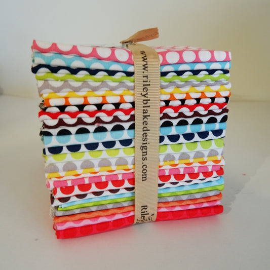 Honeycomb Dot Fat Quarter - 26 Pieces - Riley Blake