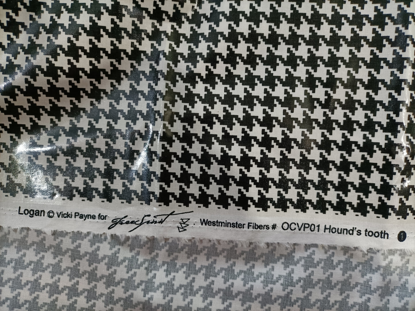 Laminated Cotton - Hound's Tooth - 93cm remnant - Fabric Rescue