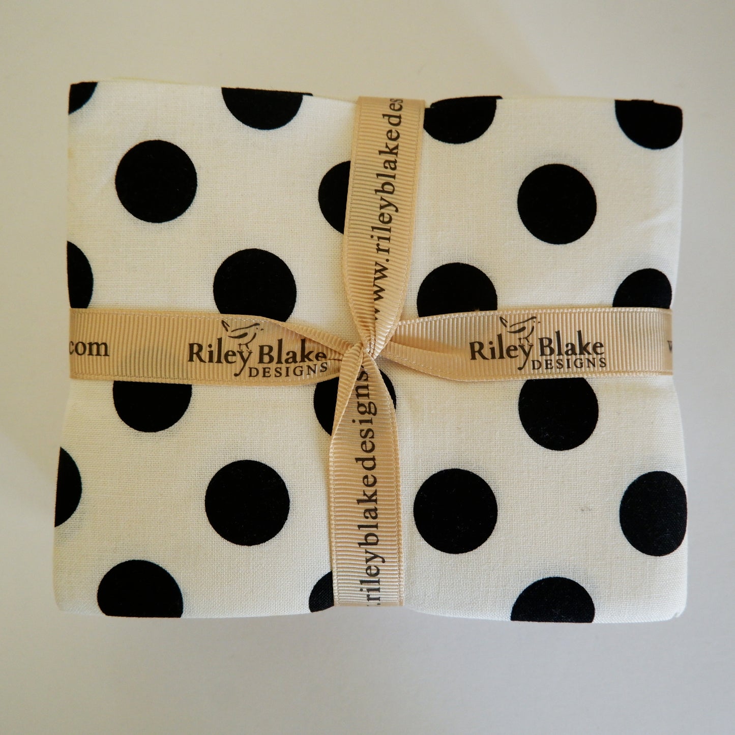 Medium Dot Fat Quarter - 11 Pieces - Le Creme Basics Riley Blake