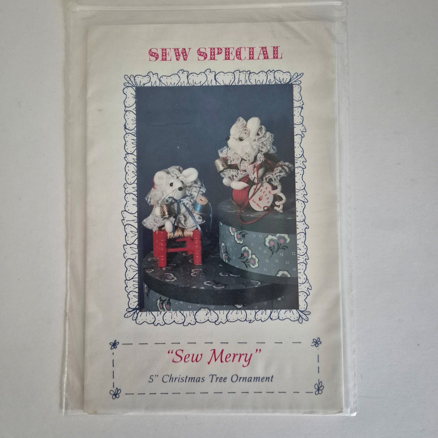 Sew Merry, 5 inch Christmas tree mouse ornament