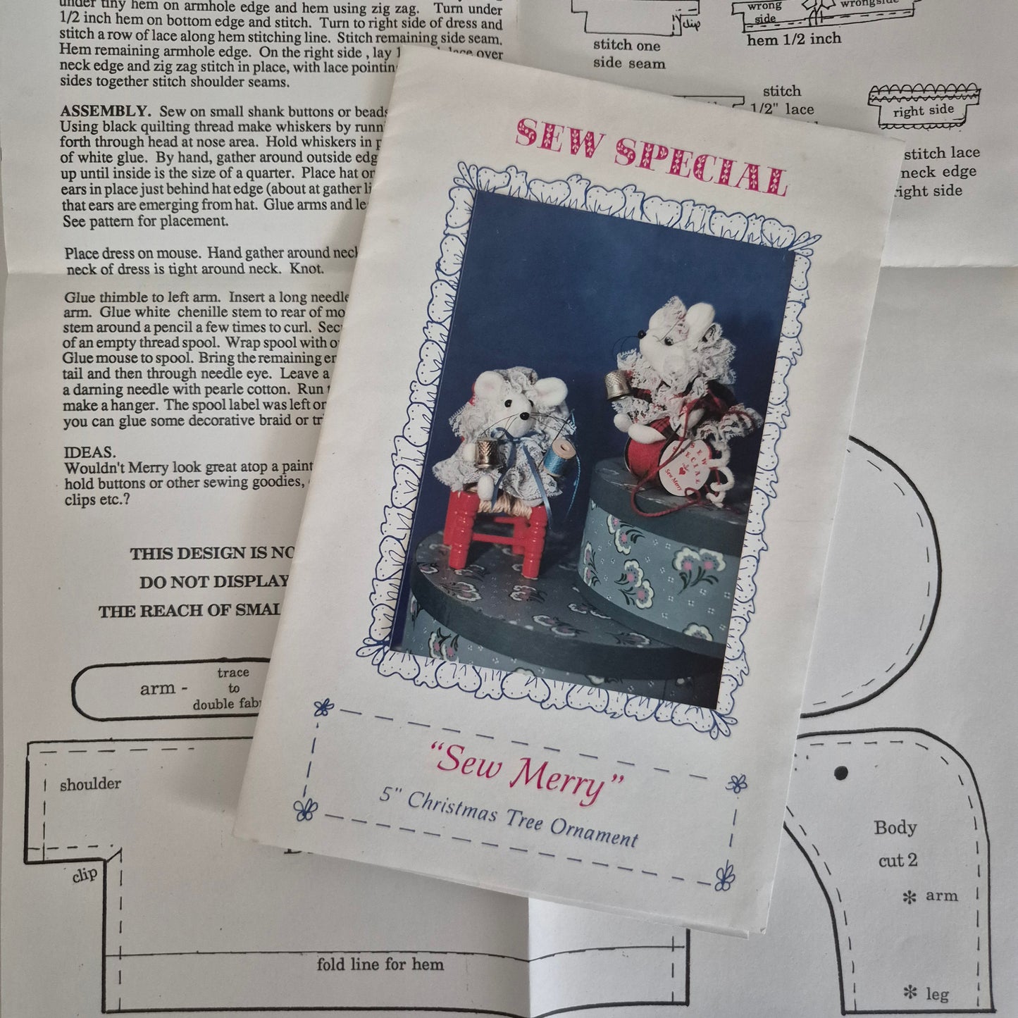 Sew Merry, 5 inch Christmas tree mouse ornament