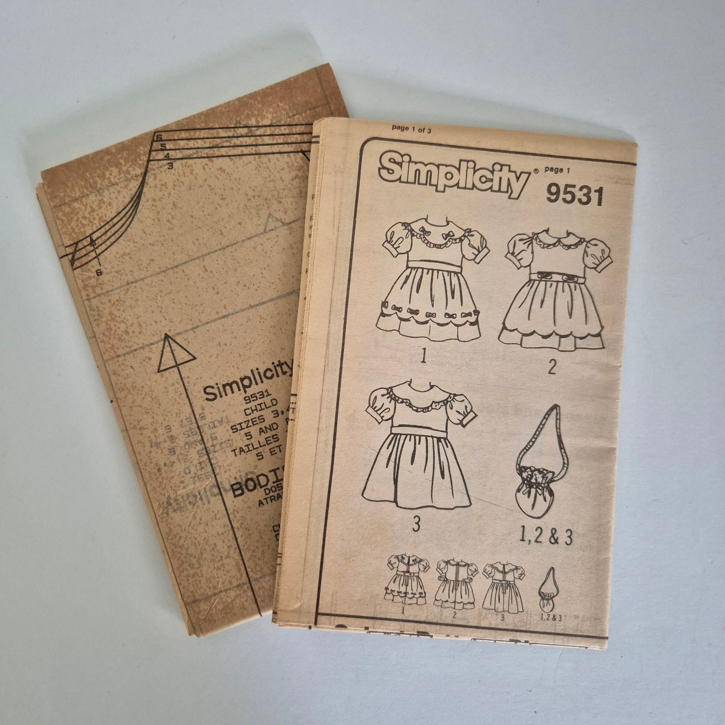 Simplicity 9531, Childs dress and purse pattern, Sizes 3 to 6