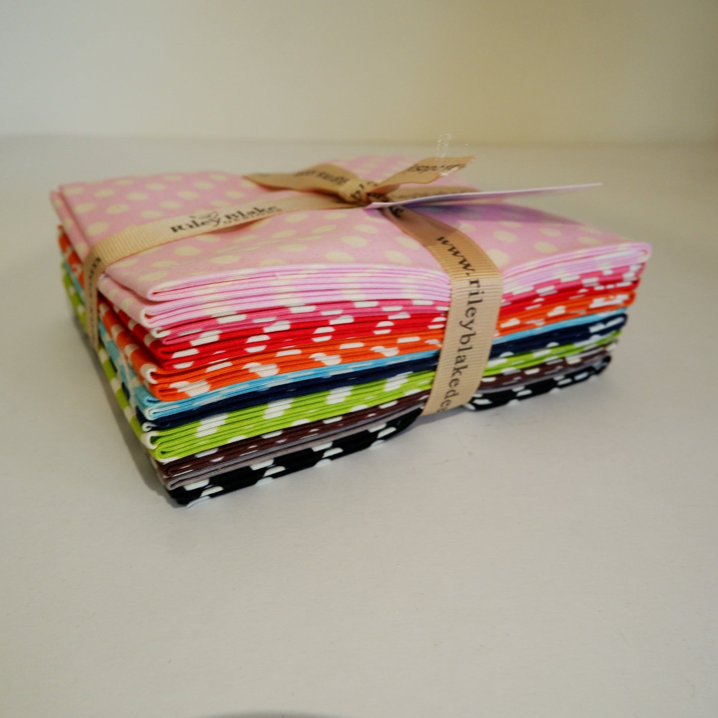 Small Dot Fat Quarter - 10 Pieces - Le Creme Basics Riley Blake