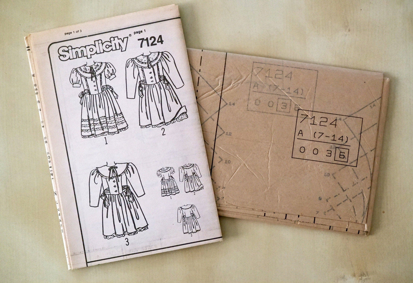 Simplicity 7124, girls dress pattern, sizes 7 - 14