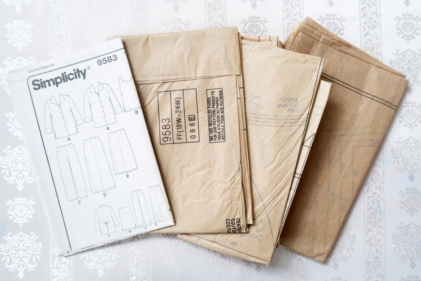 Simplicity 9583, womens outfit top pants and skirt pattern, sizes 18W - 24W