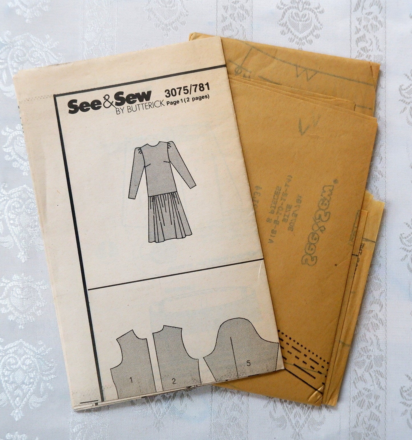 See and Sew 3075-781, dress pattern, sizes 6 - 14 and petite