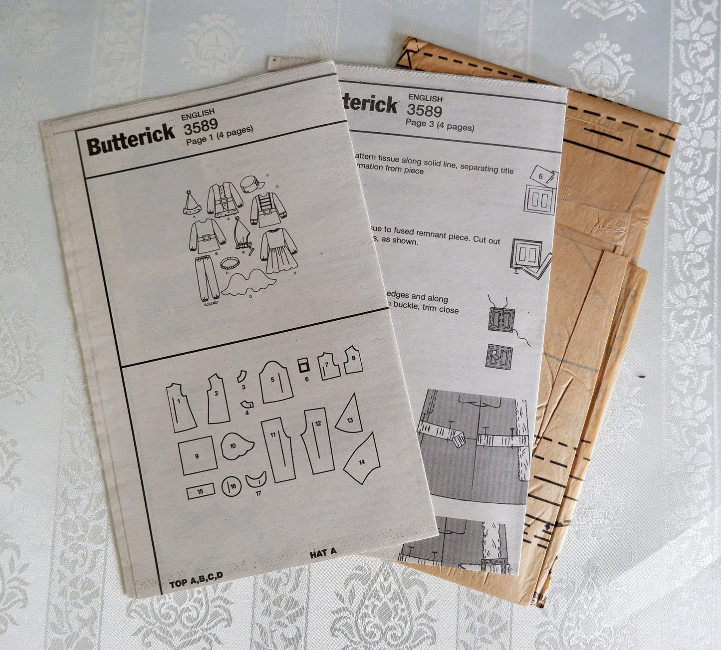 Butterick 3589. Toddler's Christmas costume pattern. Sizes 1 - 4