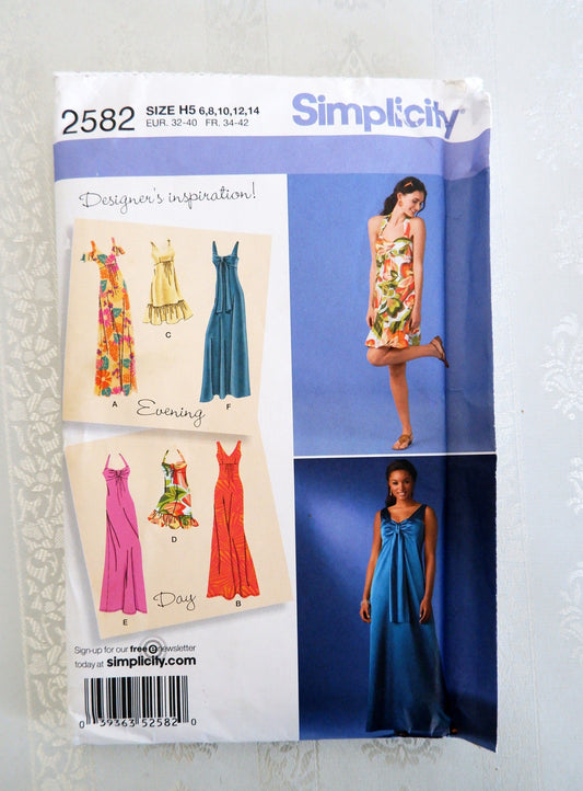 Simplicity 2582, dress pattern, petite pattern, sizes 6 - 14