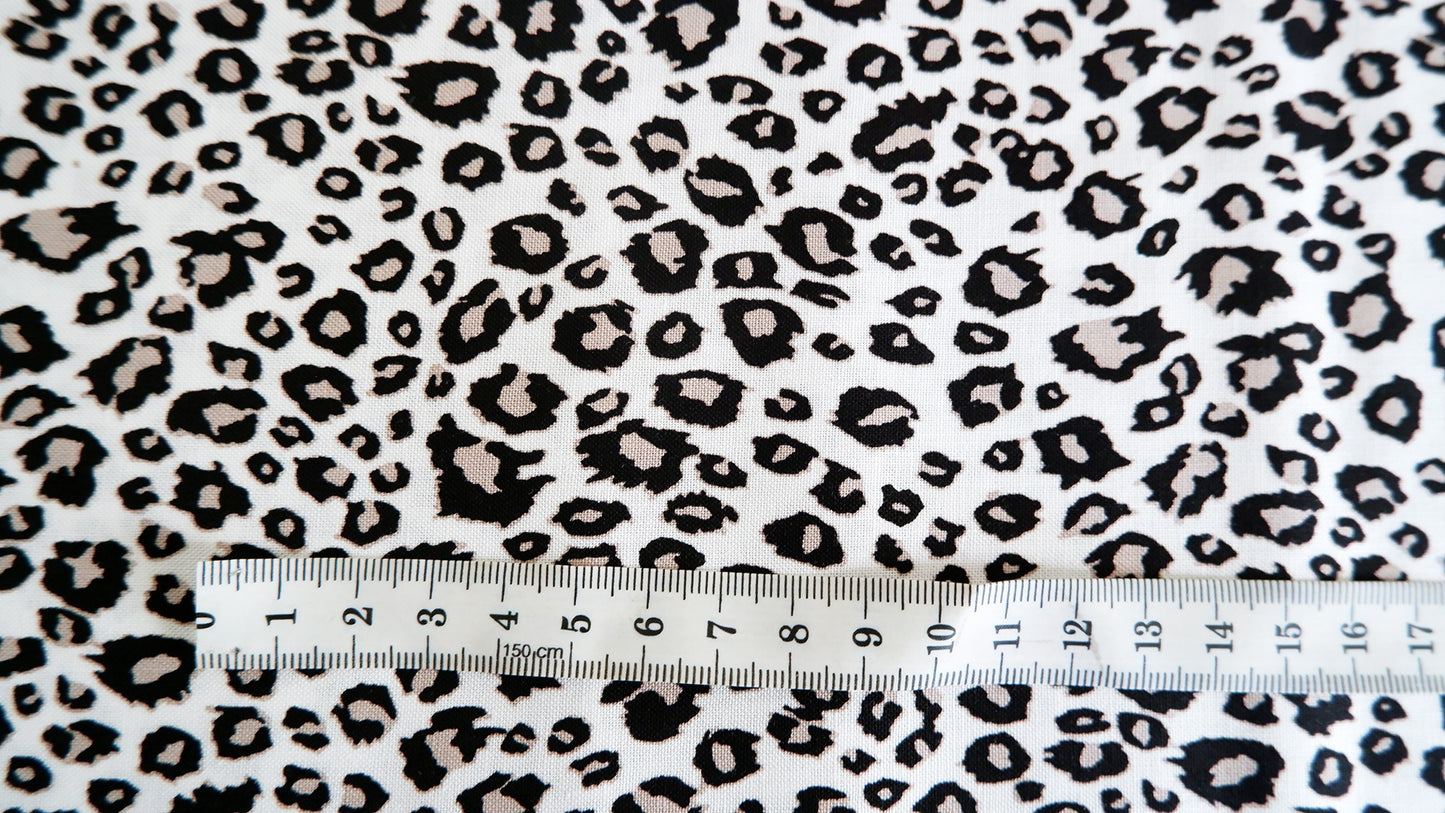 Fat Quarter - Small Snow Leopard Print - Riley Blake - Cotton Fabric