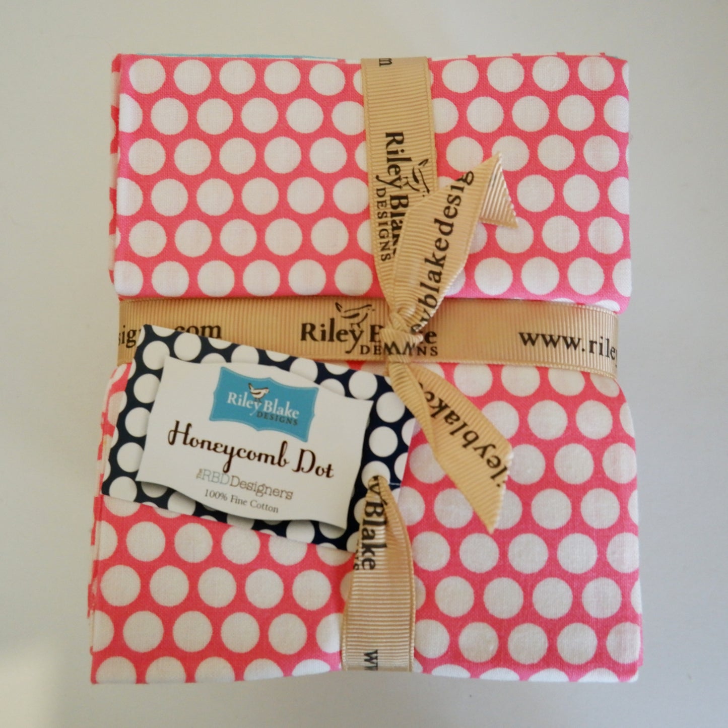Honeycomb Dot Fat Quarter - 26 Pieces - Riley Blake