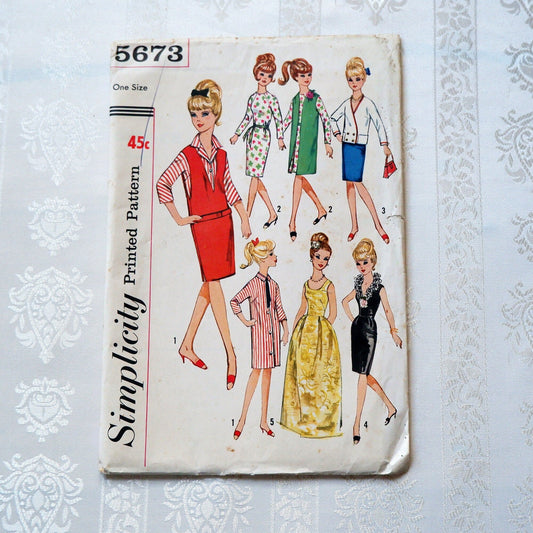 Simplicity 5673, Clothing pattern for 11.5 inch dolls original