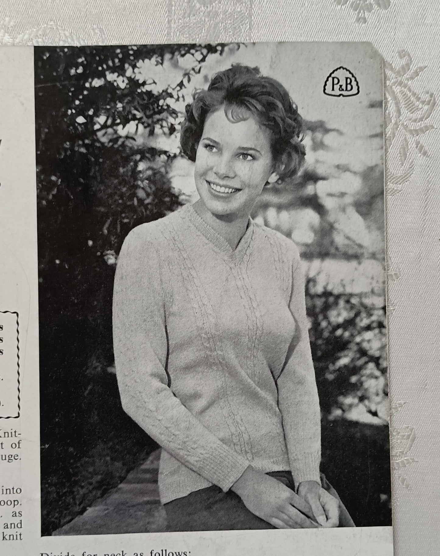 Patons knitting book 574 knitting patterns for women, jumpers and cardigans