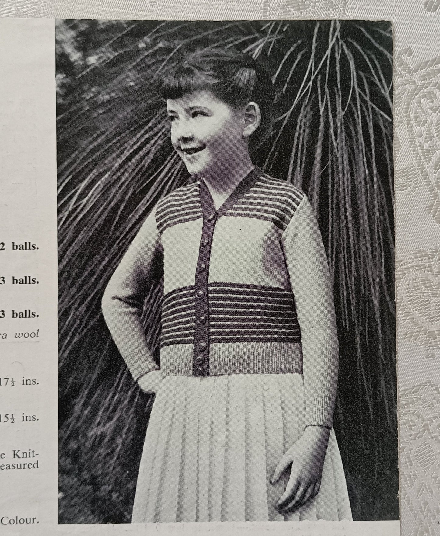 Patons knitting book 487 knitting patterns for girls from 6 - 13