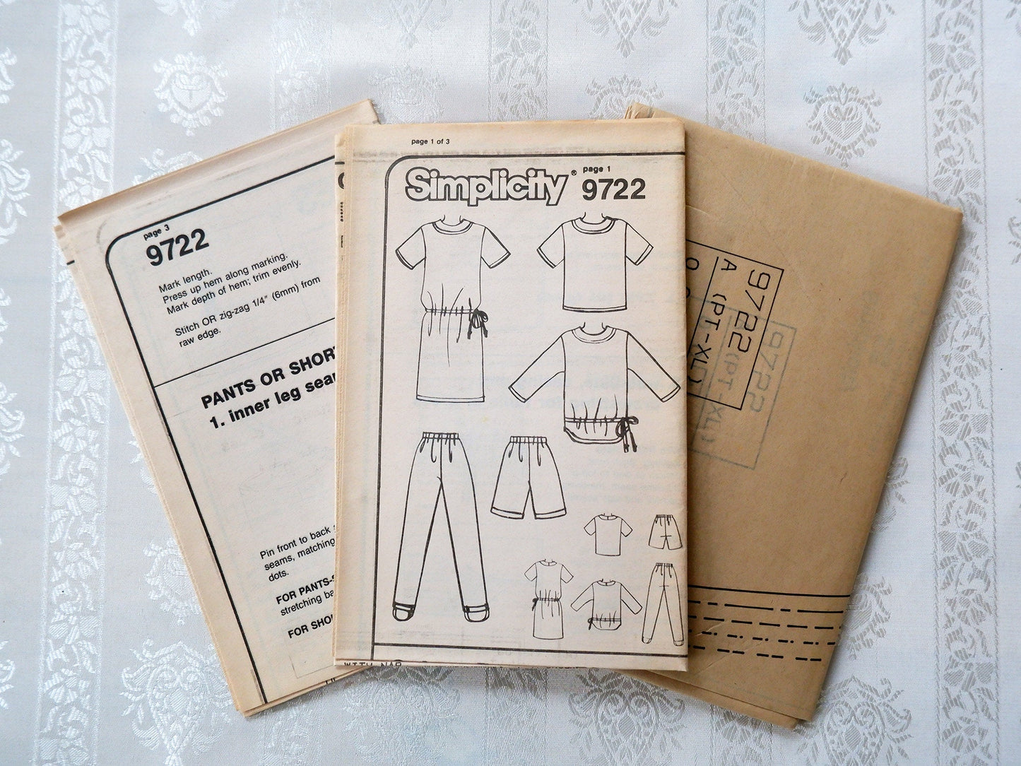 Simplicity 9722, dress tunic top pants and shorts pattern, Sizes 6 - 24