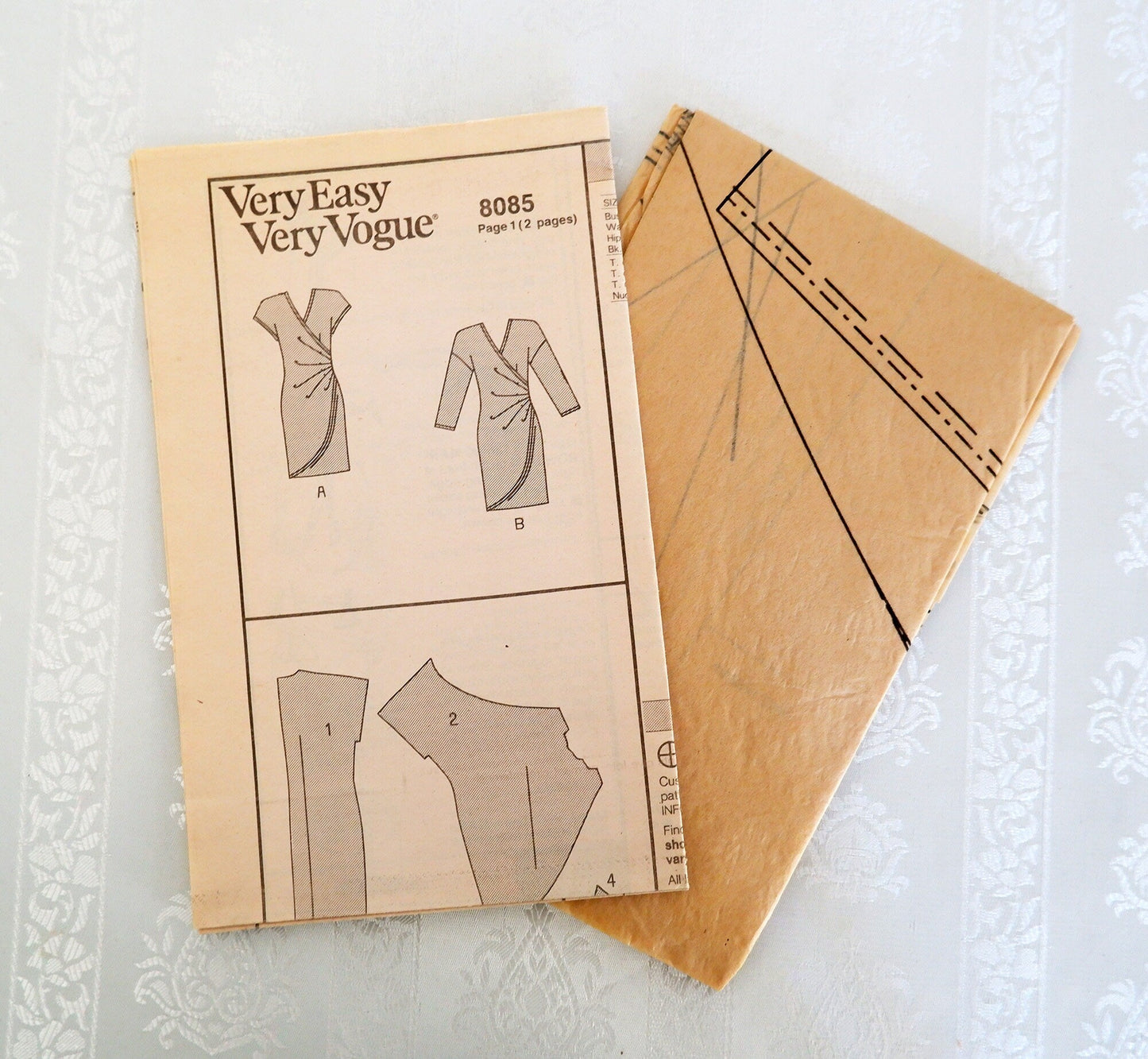 Vogue 8085, dress pattern. Size 8 - 12